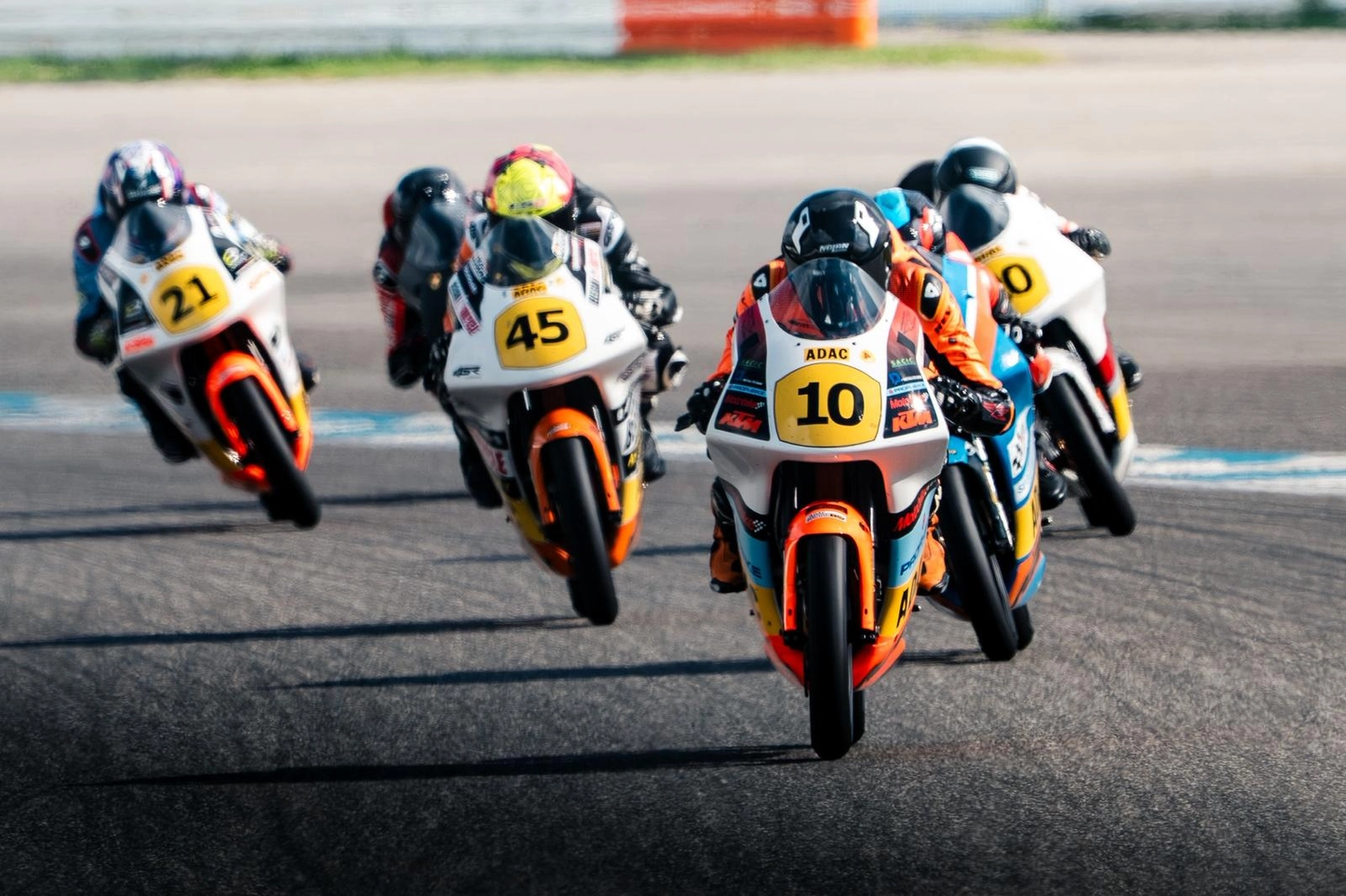 LW Motorsport – Der Rennfahrer – Rennfahrer auf der Rennstrecke