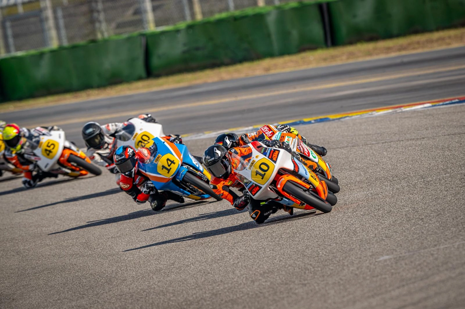 LW-Motorsport - Der Rennfahrer - Rennfahrer mit Motorrad