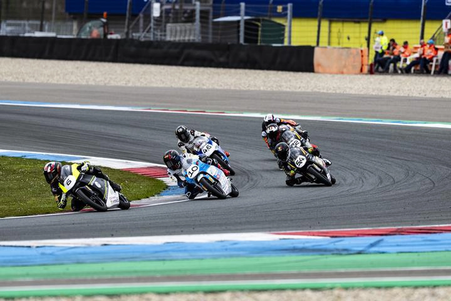 LW-Motorsport - Der Rennfahrer - Motorrad auf der Rennstrecke